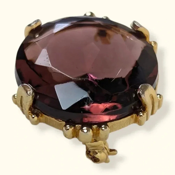 Vintage Sphinx Faceted Glass Brooch - Picture 3 of 7